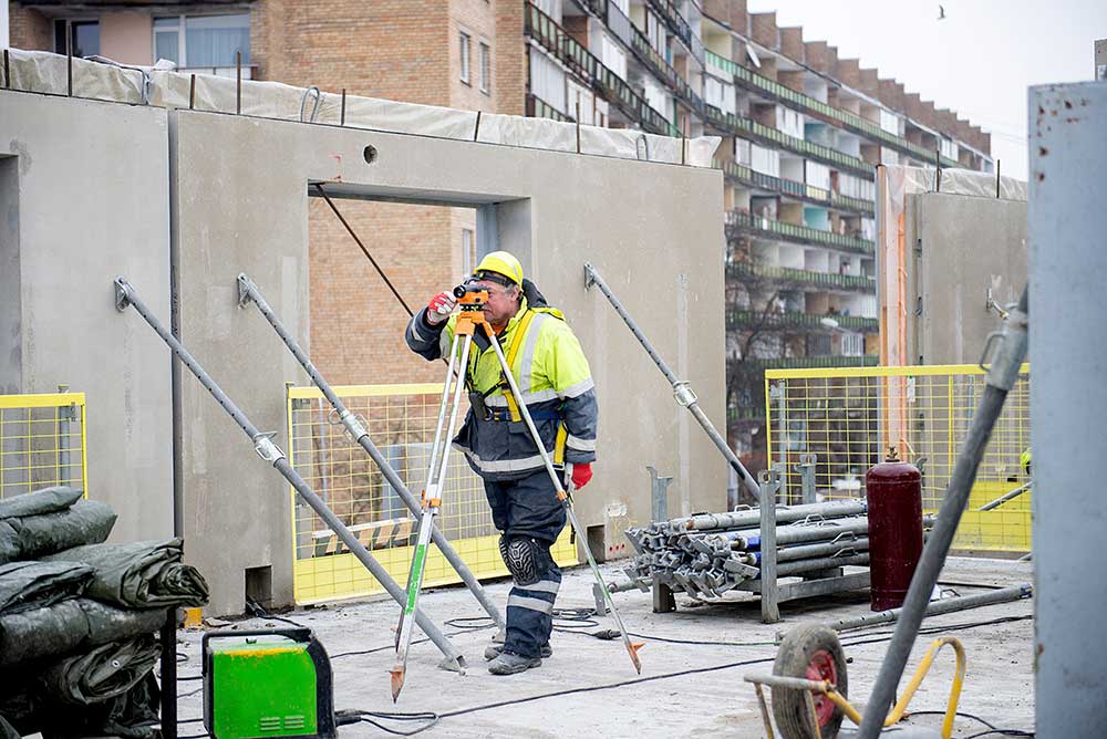 Complete Logistical Services matches qualified surveyors with the right fit in industries around the world